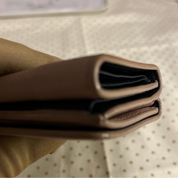 BALENCIAGA Compact leather wallet. - Picture 16 of 16